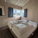 6 Personen In 1. Reihe Zum Mit Kanu Und Herrlichem Seeblick, Sauna, Whirlpool, Kaminofen, Klimaanlage Und E-tankstelle Am Haus In Casa de Férias *